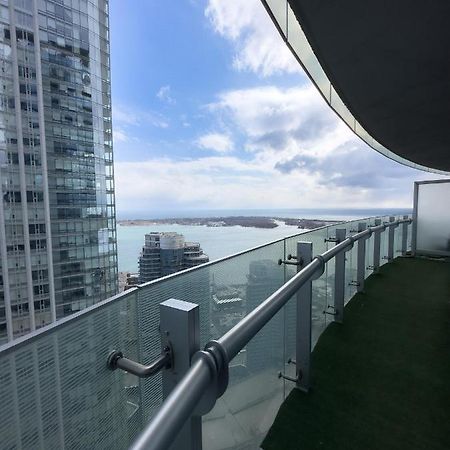 Luxury 2 Bedrooms With Lakeview Cn Tower Entertainment District Rogers Centre Toronto Exterior foto